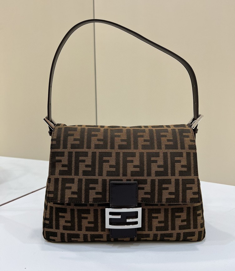 펜디 FENDI 주카 맘마백 29cm