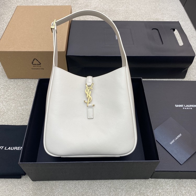 입생로랑 YSL LE5A7 호보 713938