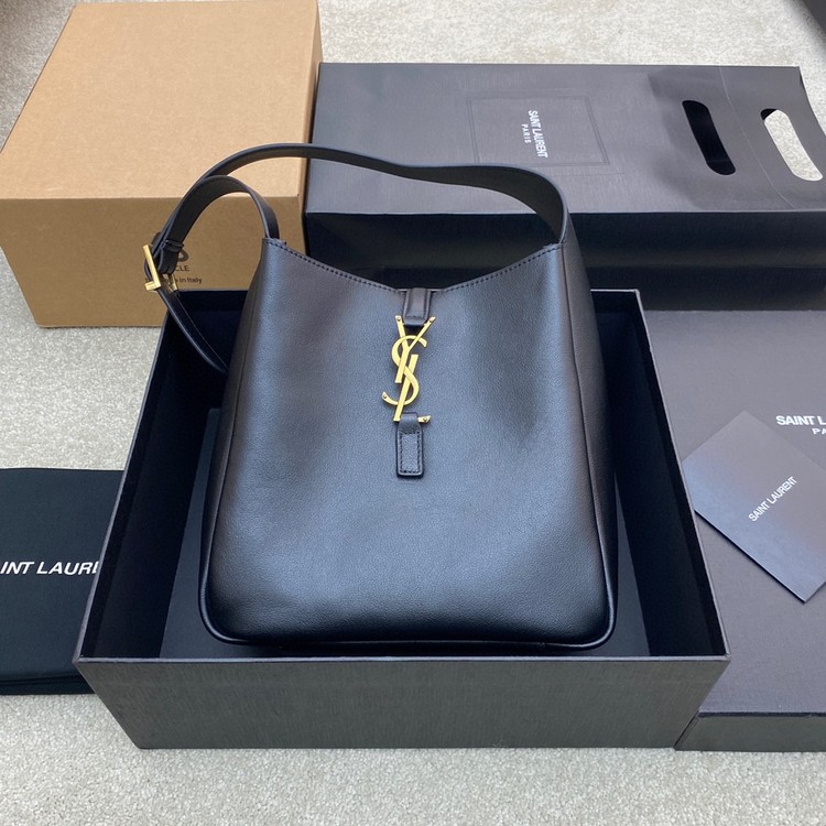 입생로랑 YSL LE5A7 호보 713938