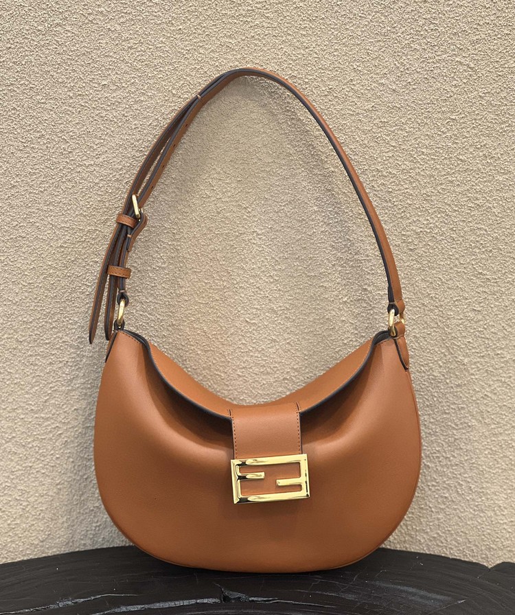 펜디 FENDI 크루아상백 스몰 8BR790