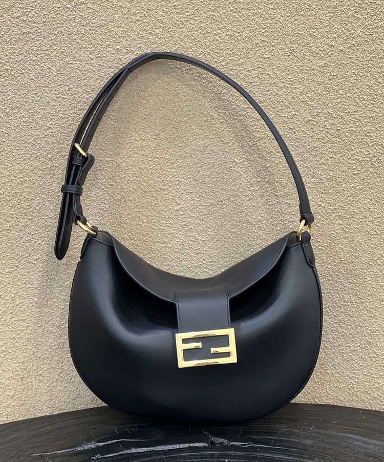 펜디 FENDI 크루아상백 스몰 8BR790